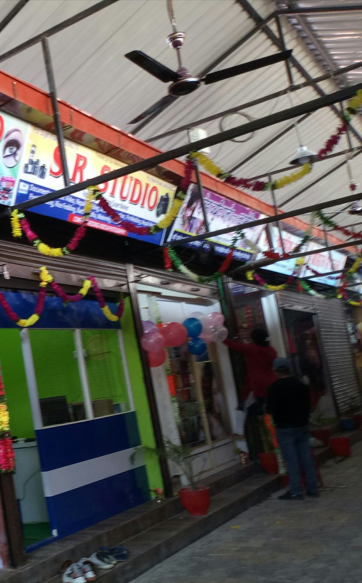 सौराहाचोकमा सञ्चालनमा आयो उत्कृष्ट भिडियो र फोटोका लागि एस.आर स्टुडियो, अग्रीम बुकिङ्गमा २० प्रतिशत छुट