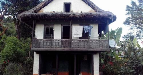 हराउन थाले रातो माटो र कमेराले लिपपोतका चलन