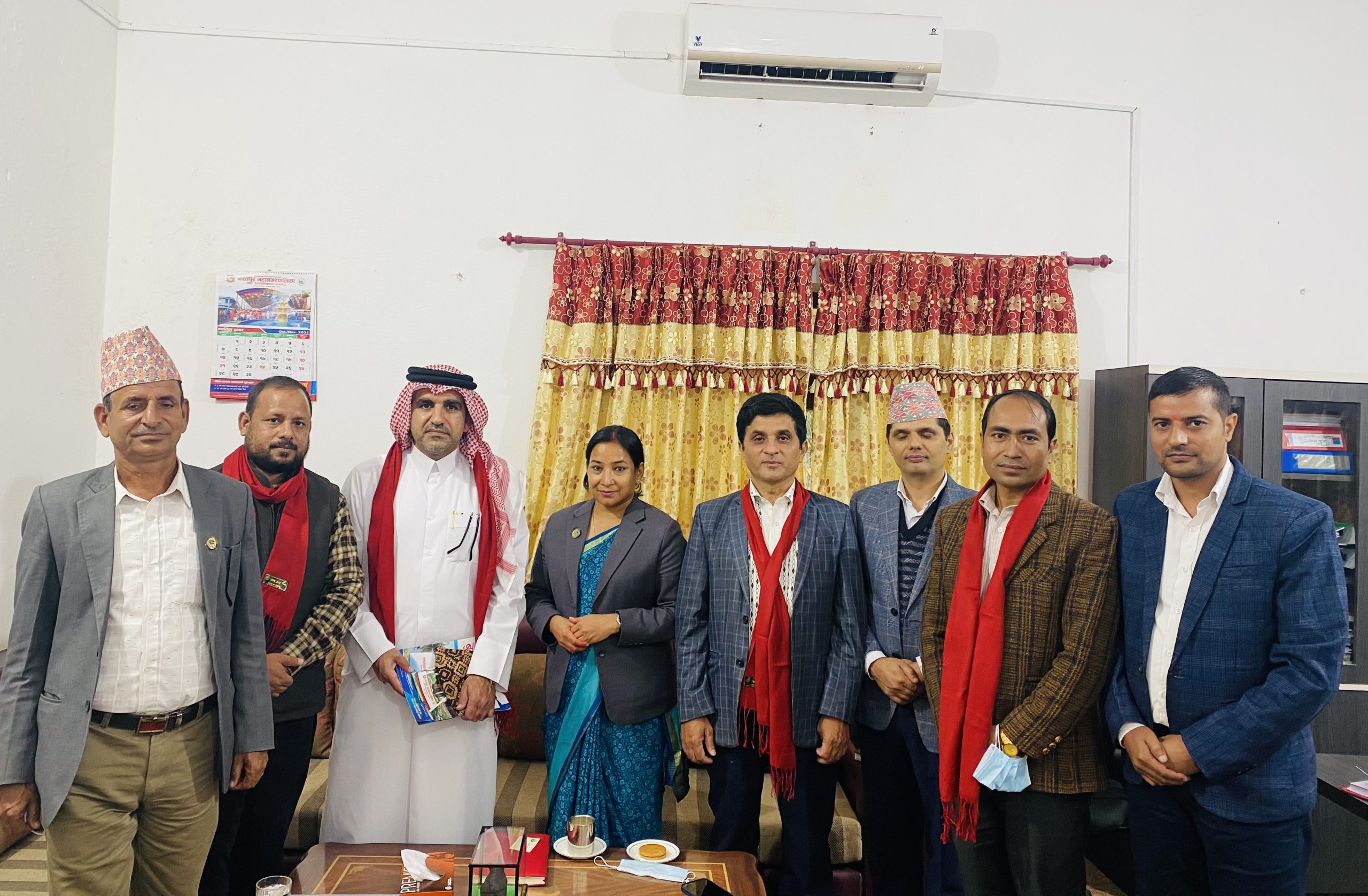 भरतपुर महानगर प्रमुख दाहालसँग कतारका राजदूतको भेट