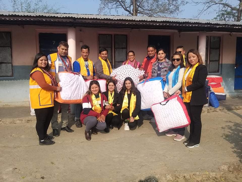 काठमाडौंका २ लायन्स क्लवद्वारा चेपाङ केन्द्रलाई ८० थान ब्यांकेट सहयोग