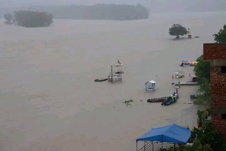 नारायणीले पुनः खतराको तह पार गर्‍यो