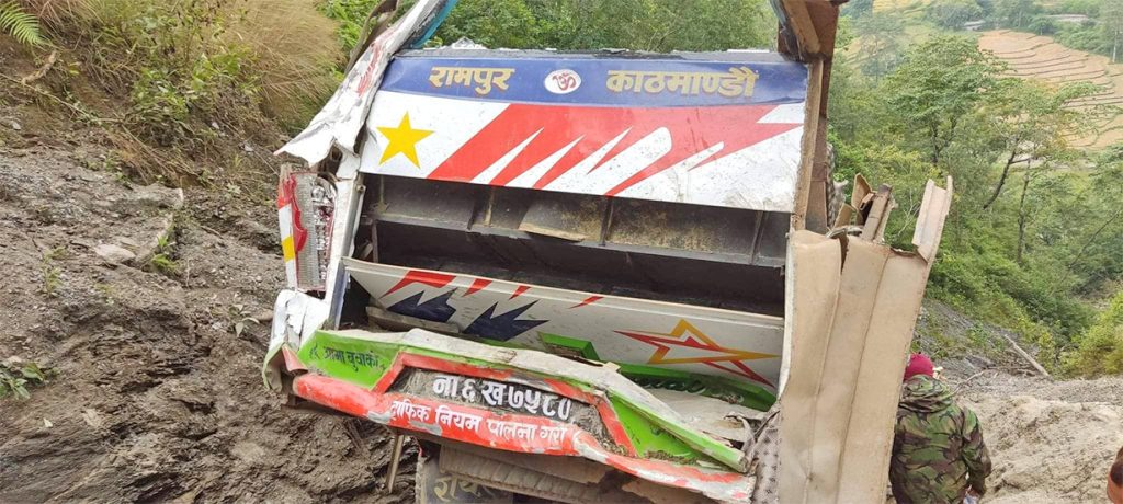 पाल्पाबाट गोरखाको मनकामना आउँदै गरेको बस दुर्घटना: मृतक र घाइतेको पहिचान खुल्यो