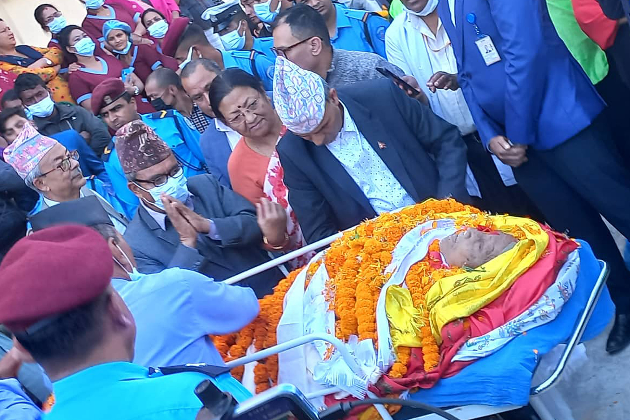 शताब्दी पुरुष जोशीको पार्थिव शरीर श्रद्धाञ्जलिलाई किष्टमा