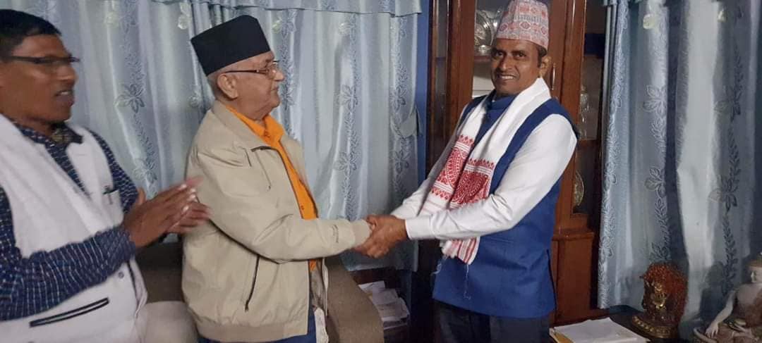 प्रचण्डको गृहजिल्ला चितवनको माओवादी नेतृत्वविहीन, सहइन्चार्ज अमर पनि एमालेमा प्रवेश