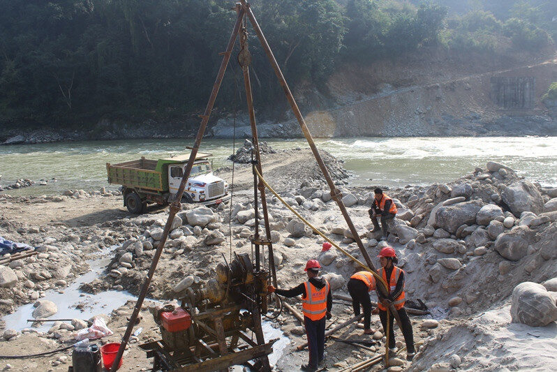 गोरखाको गण्डकी र चितवनको इच्छाकामना जोड्ने अलपत्र पुलको ठेक्का सम्झौता ठेकेदारले एकतर्फी तोड्यो
