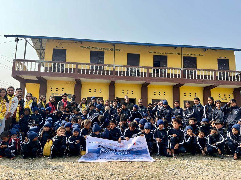 रोट्रयाक्ट क्लबद्वारा न्यानो कपडा वितरण