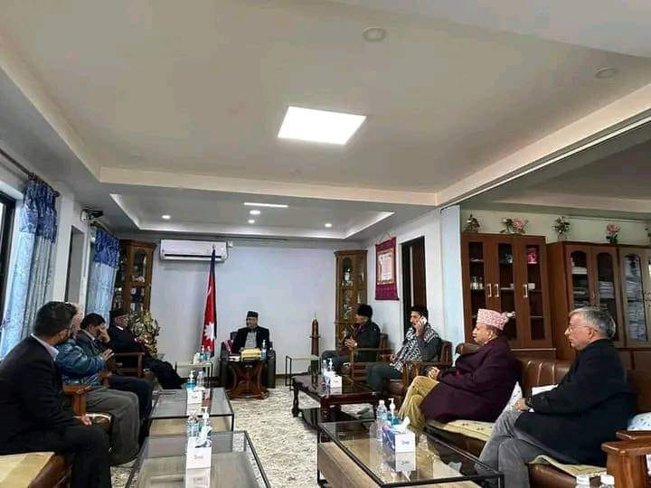 ओली निवासमा नयाँ गठबन्धनको तयारी, चार दलका नेताको संयुक्त बैठक
