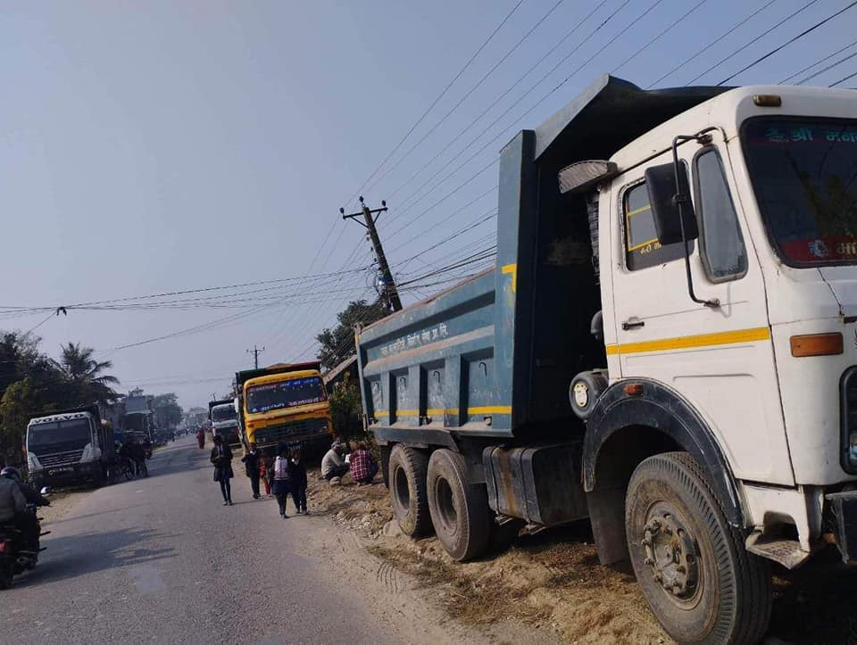 चितवनमा अवैधरुपमा नदिजन्य पदार्थ उत्खन्न गर्ने सवारीसाधन नियन्त्रणमा
