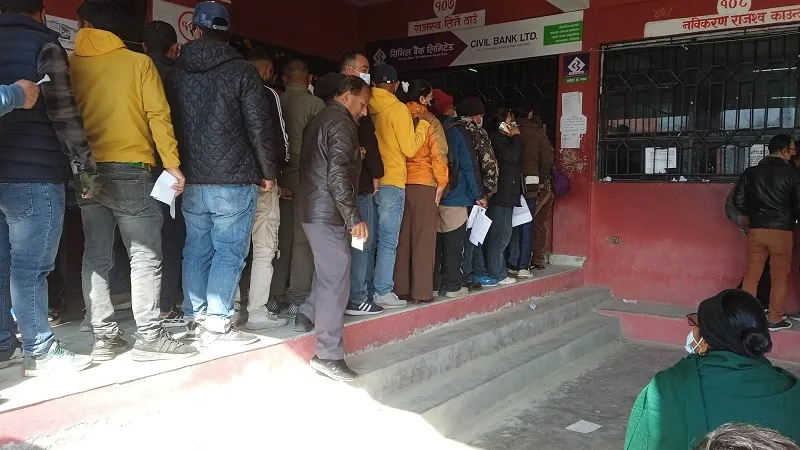 यातायातको सेवामा विकृतिः स्वास्थ्य रिपोर्ट नै नक्कली बनाउँछन् बिचौलिया