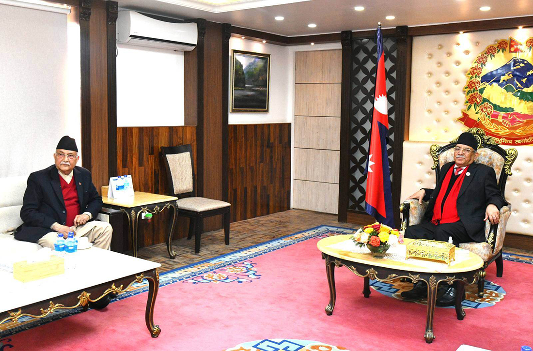 बालुवाटारमा प्रधानमन्त्री प्रचण्ड र एमाले अध्यक्ष ओलीबीच भेटवार्ता