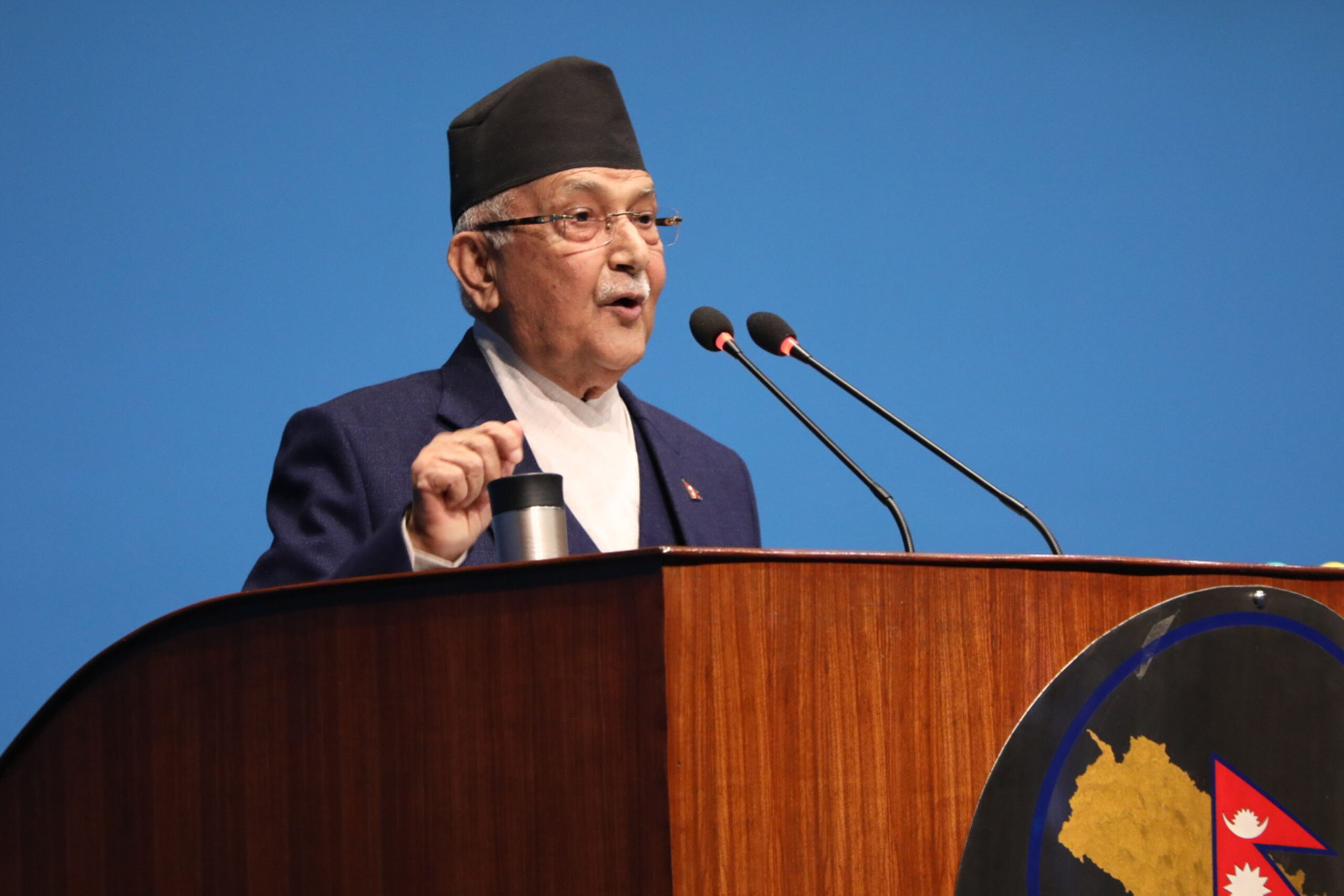 औषधीका लागि एक दुई बोट गाँजा लाउने जनतालाई जेल हाल्ने नियत देखियो: एमाले अध्यक्ष ओली