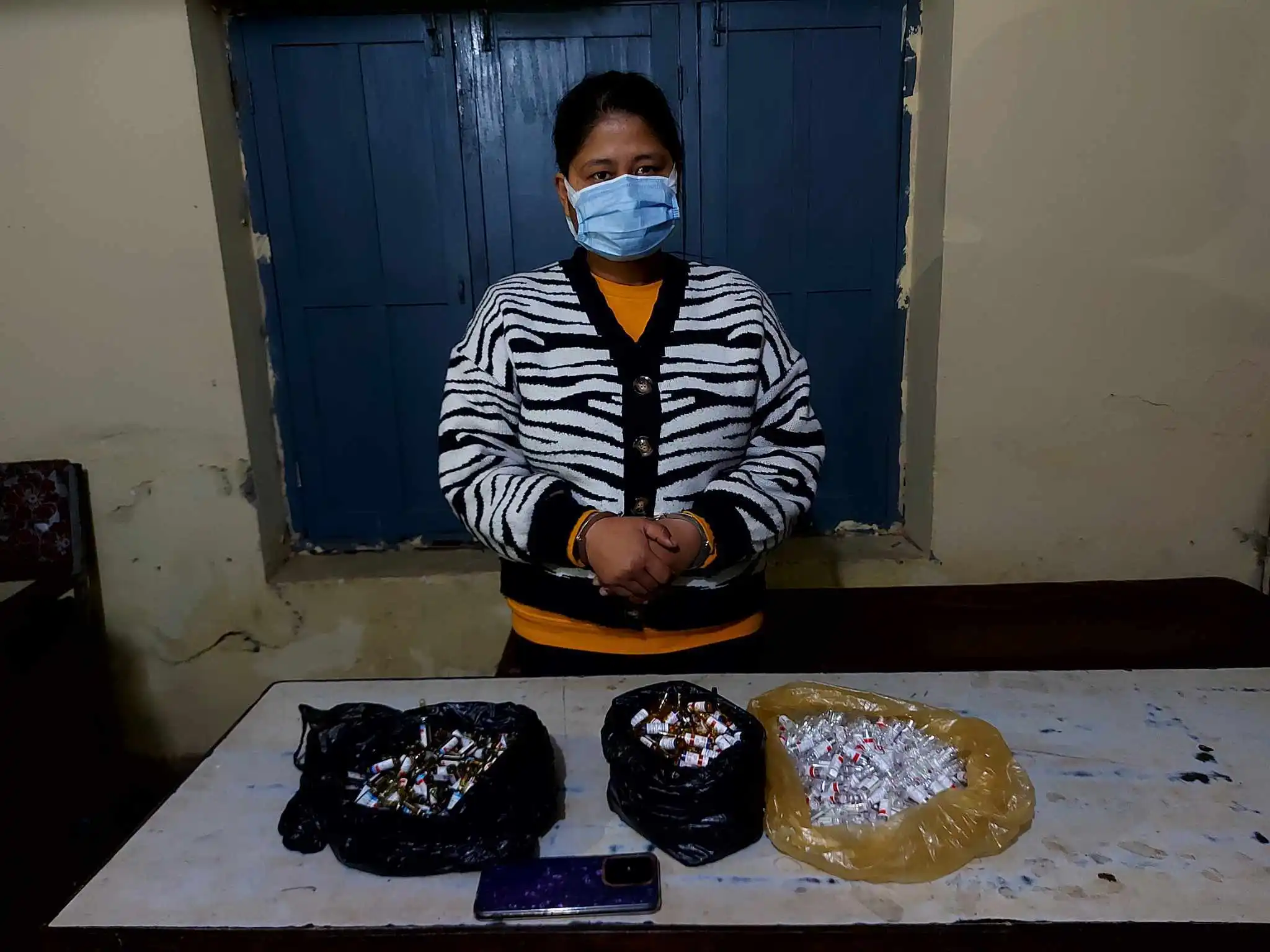 चितवनमा ७३५ एम्पुल लागुऔषधसहित एक महिला पक्राउ