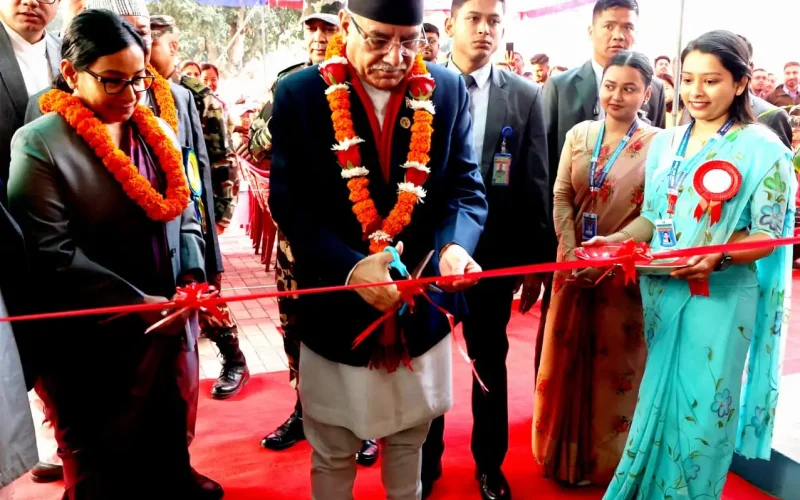 भरतपुर आँखा अस्पतालको नवनिर्मित भवनको प्रधानमन्त्री प्रचण्डले गरे उद्घाटन