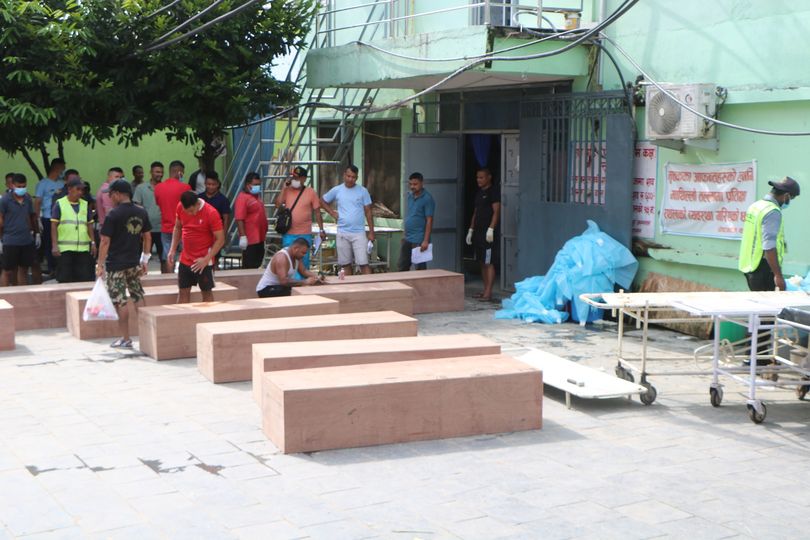 तनहुँ बस दुर्घटना: भारत लैजान भरतपुर अस्पतालबाट निकालियो शव