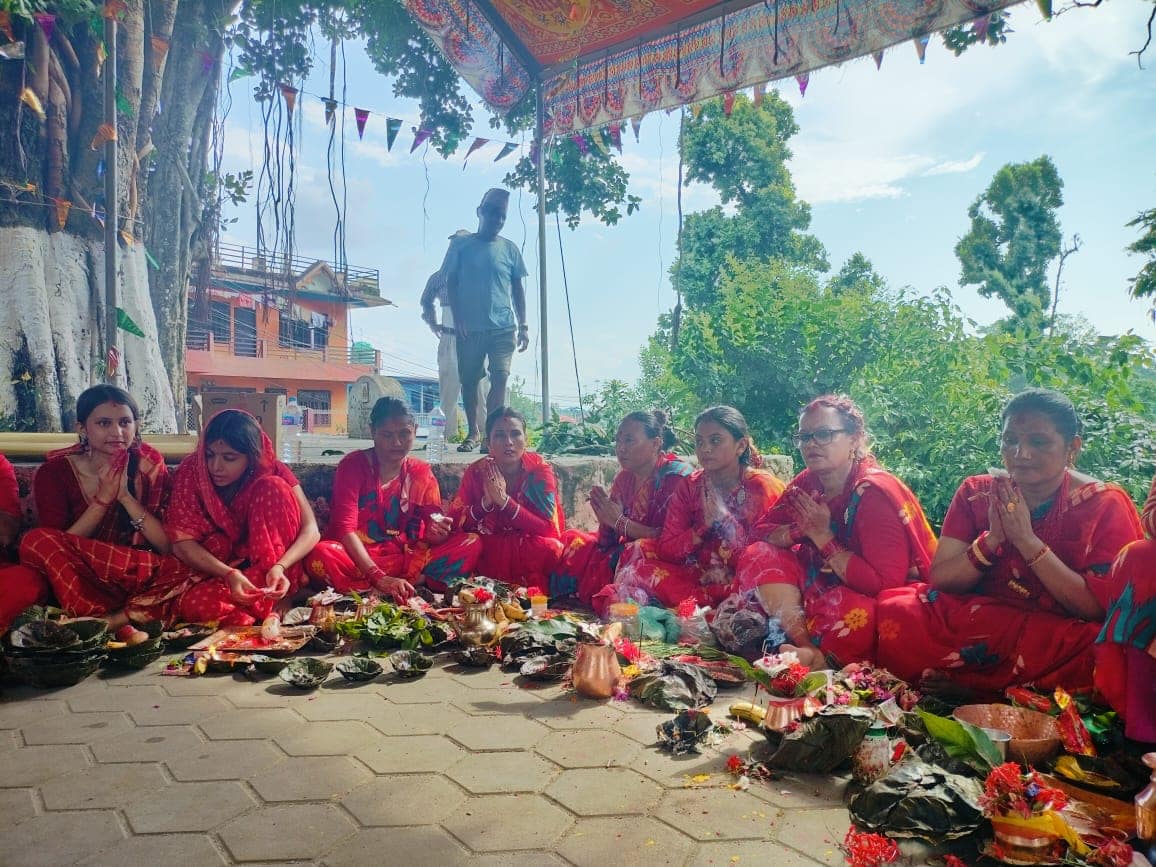 मिलन महिला समुहद्वारा श्रीकृष्ण पुजा एवम् लक्ष्य दीप प्रज्वलन