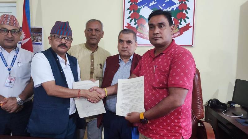 क्यान्सर अस्पताल र रत्ननगर नगरपालिकाबीच क्यान्सरका बिरामीलाई २५ हजार सहायता दिने सम्झौता
