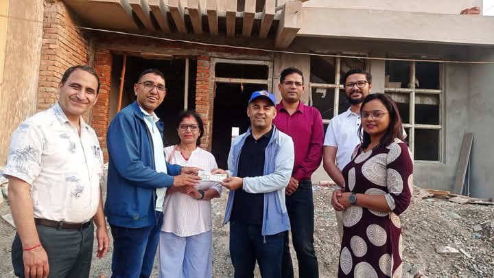 वैवाहिक बर्षगाँठको अवसरमा प्रेस चौतारी चितवनको भवन निर्माणका लागि गौतम दम्पतीको सहयोग