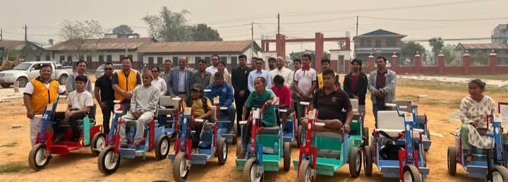 कालिकामा १२ जना अपाङ्गता भएका व्यक्तिलाई व्हिलकार्ड वितरण