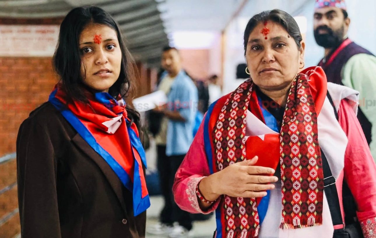 विपिनको खोजीका लागि इजरायल जान विमानस्थल पुगे आमा र बहिनी