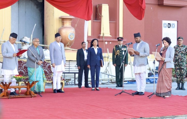 मन्त्रिपरिषद् विस्तार: दुई मन्त्रीद्वारा सपथ