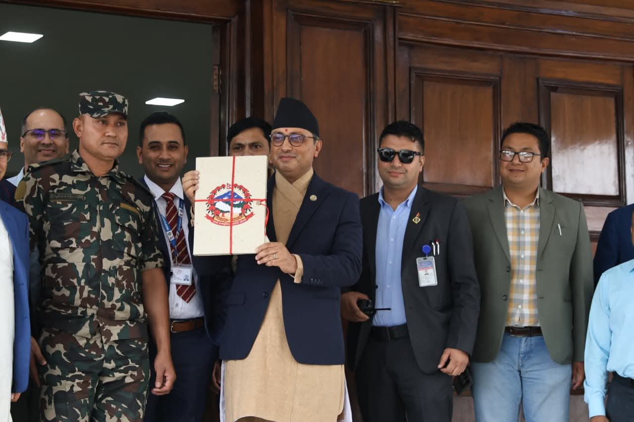 आगामी आर्थिक वर्षको लागि सरकारले ल्यायो २१ खर्ब २४ अर्ब ३४ करोडको बजेट