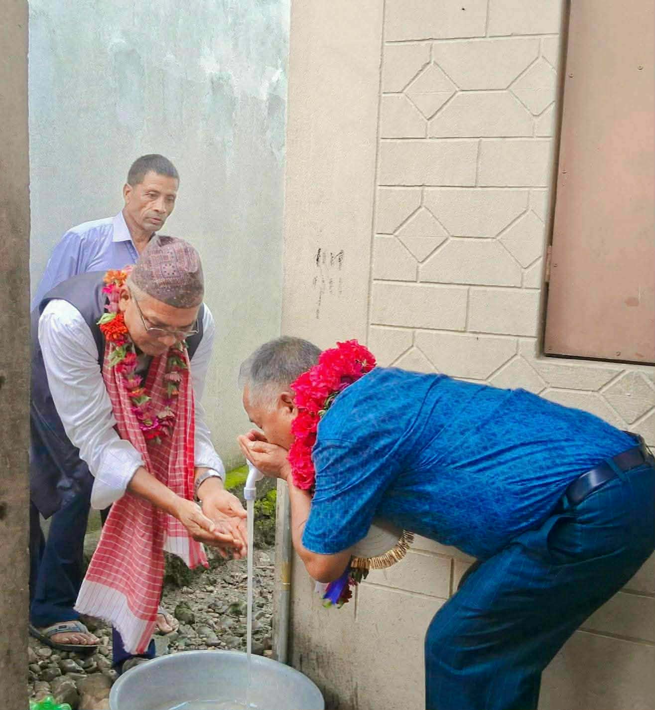 खैरहनीका मुसहर र बोटे बस्तीका ८६ घरधुरीमा निःशुल्क खानेपानी धारा जडान
