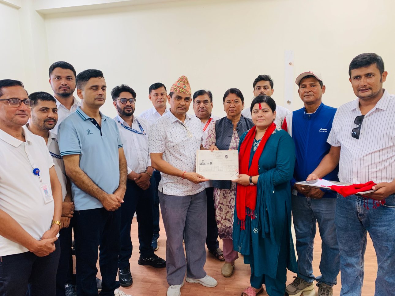 कालिकामा भूमि प्रशासन सेवा सुरु, पहिलो दिनमै ६ वटा लालपुर्जा वितरण