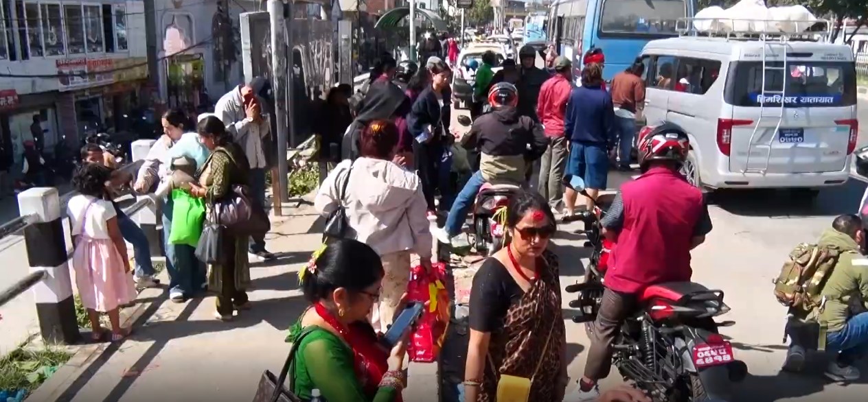 दशैं मनाएर काठमाडौं फर्किने बढ्दै